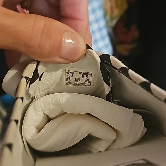 Womens 8.5 Black Whita Slip On Vans Sneaker Shoes - Picture 11 of 11